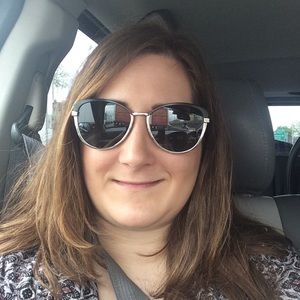 Meet your Posher, Alexis